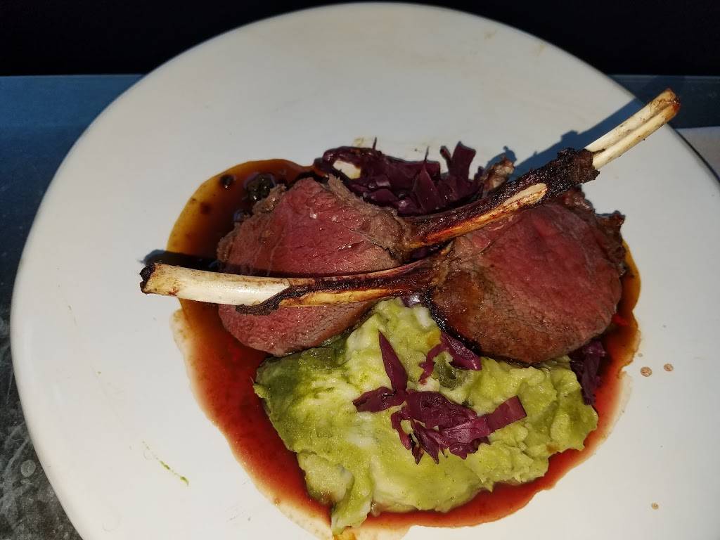 Field & Tides | restaurant | 705 E 11th St, Houston, TX 77008, USA | 7138616143 OR +1 713-861-6143