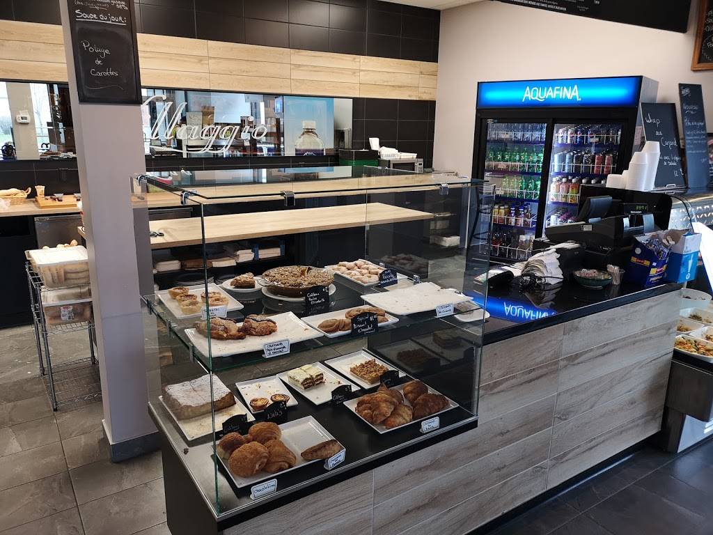 Villaggio Charcuterie Bistro Inc | restaurant | 634 Boulevard des Seigneurs, Terrebonne, QC J6W 1T7, Canada | 4504716182 OR +1 450-471-6182