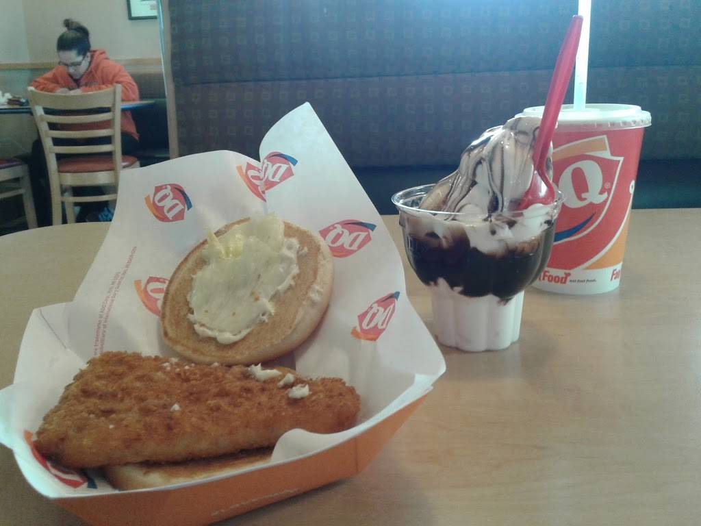 Dairy Queen Grill & Chill | restaurant | 701 WI-136, Baraboo, WI 53913, USA | 6083566313 OR +1 608-356-6313