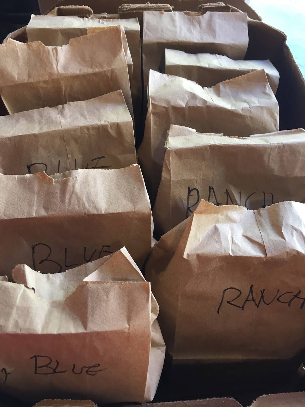 House of Wings | meal delivery | 2447 N Clark St, Chicago, IL 60614, USA | 7739299421 OR +1 773-929-9421