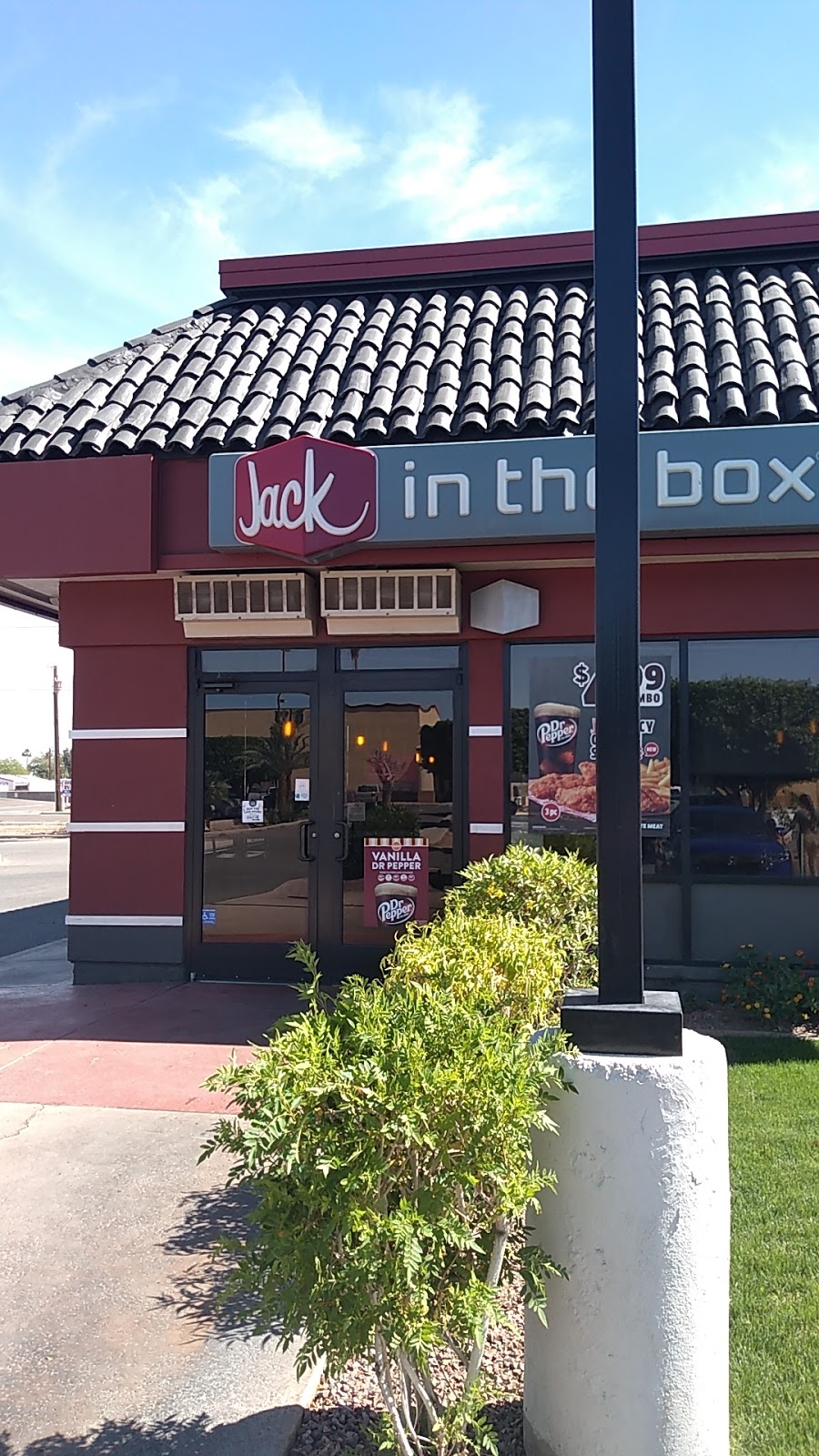 Jack in the Box | restaurant | 2678 W 16th St, Yuma, AZ 85364, USA | 9287826266 OR +1 928-782-6266