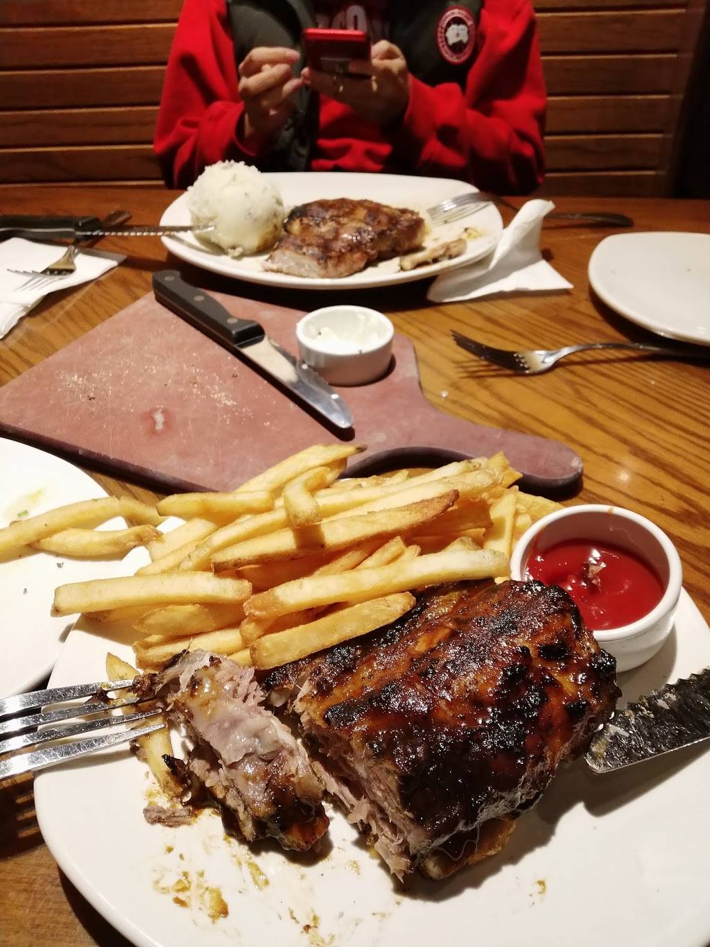 Outback Steakhouse | restaurant | 698 Bridgeport Ave, Shelton, CT 06484, USA | 2039263900 OR +1 203-926-3900