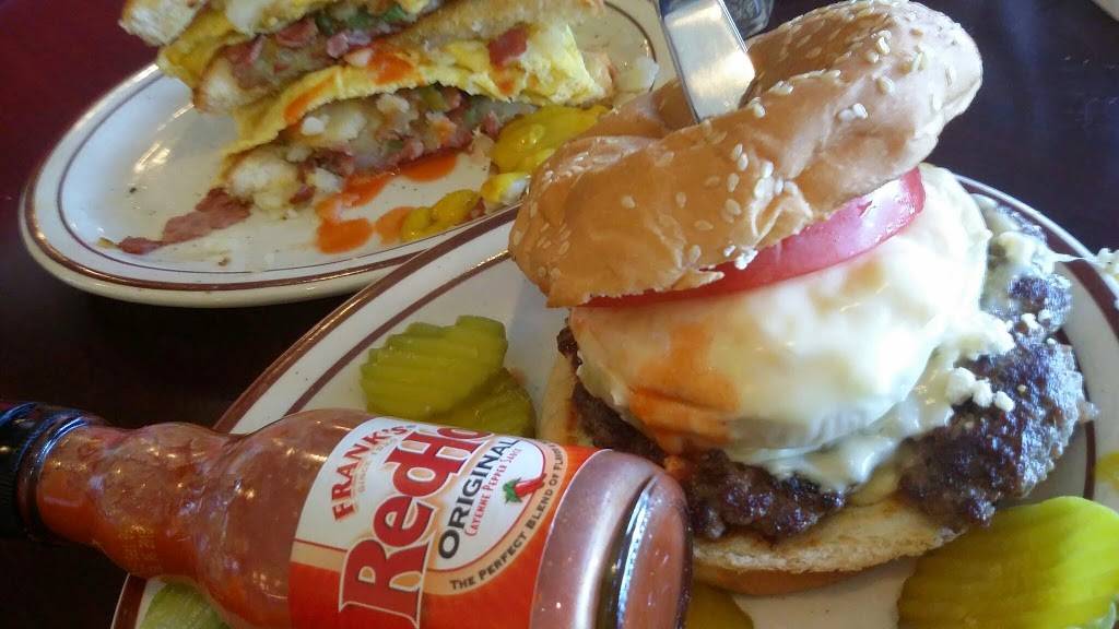 Johnsons Finer Food | restaurant | 15612 Fort St, Southgate, MI 48195, USA | 7342856900 OR +1 734-285-6900