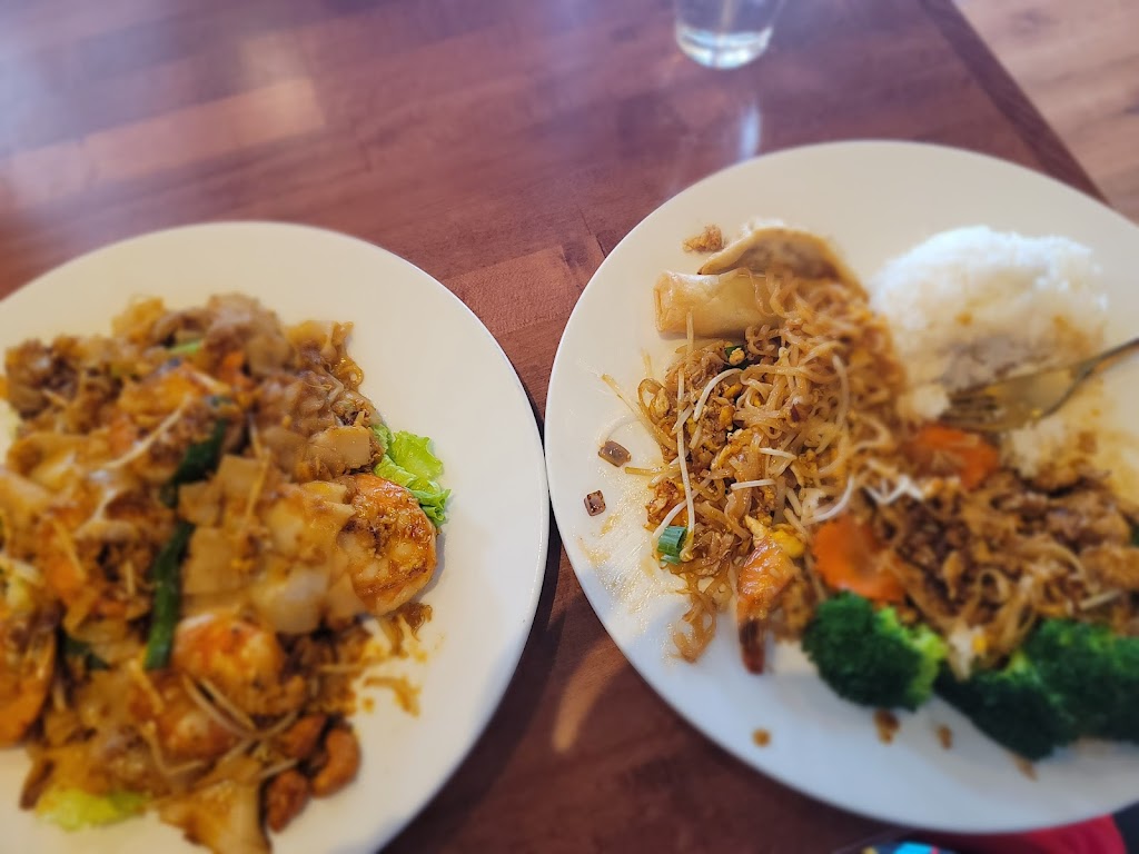 Areeya Thai & Noodle | restaurant | 2902 164th St SW #C4, Lynnwood, WA 98087, USA | 4253611583 OR +1 425-361-1583