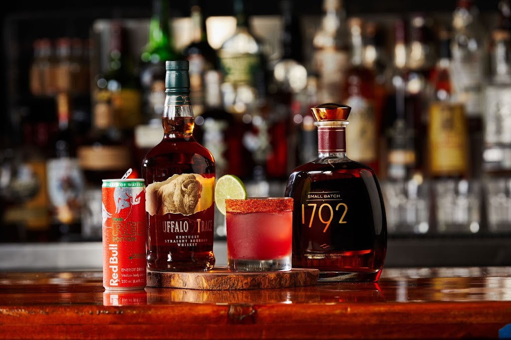 Twin Peaks Tempe | restaurant | 2050 E Rio Salado Pkwy, Tempe, AZ 85281, USA | 4806873122 OR +1 480-687-3122