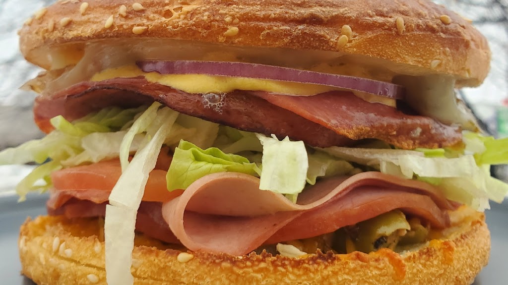 Nice Sandwich | restaurant | 2705 S 108th St, West Allis, WI 53227, USA | 4145418877 OR +1 414-541-8877