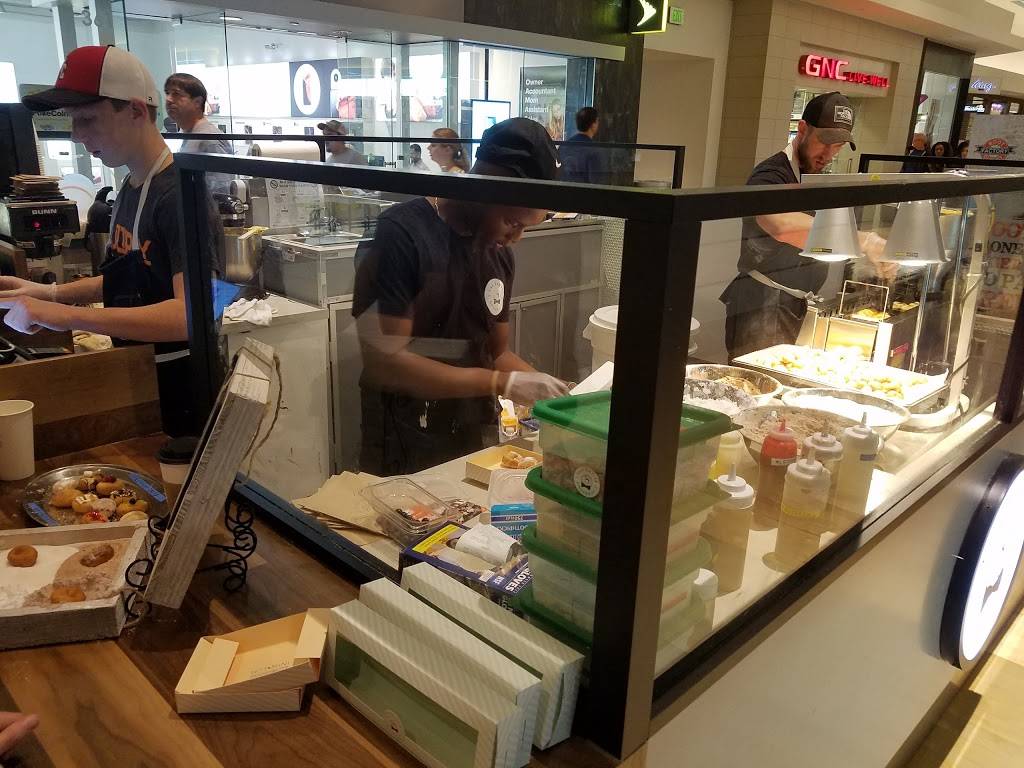 The Dapper Doughnut | bakery | 433 Opry Mills Dr, Nashville, TN 37214, USA | 6156101465 OR +1 615-610-1465