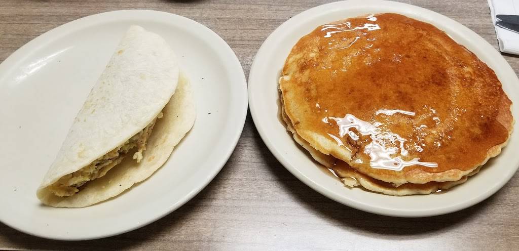 El Patio Restaurant | restaurant | 548 W Main St, Port Lavaca, TX 77979, USA | 3615526316 OR +1 361-552-6316