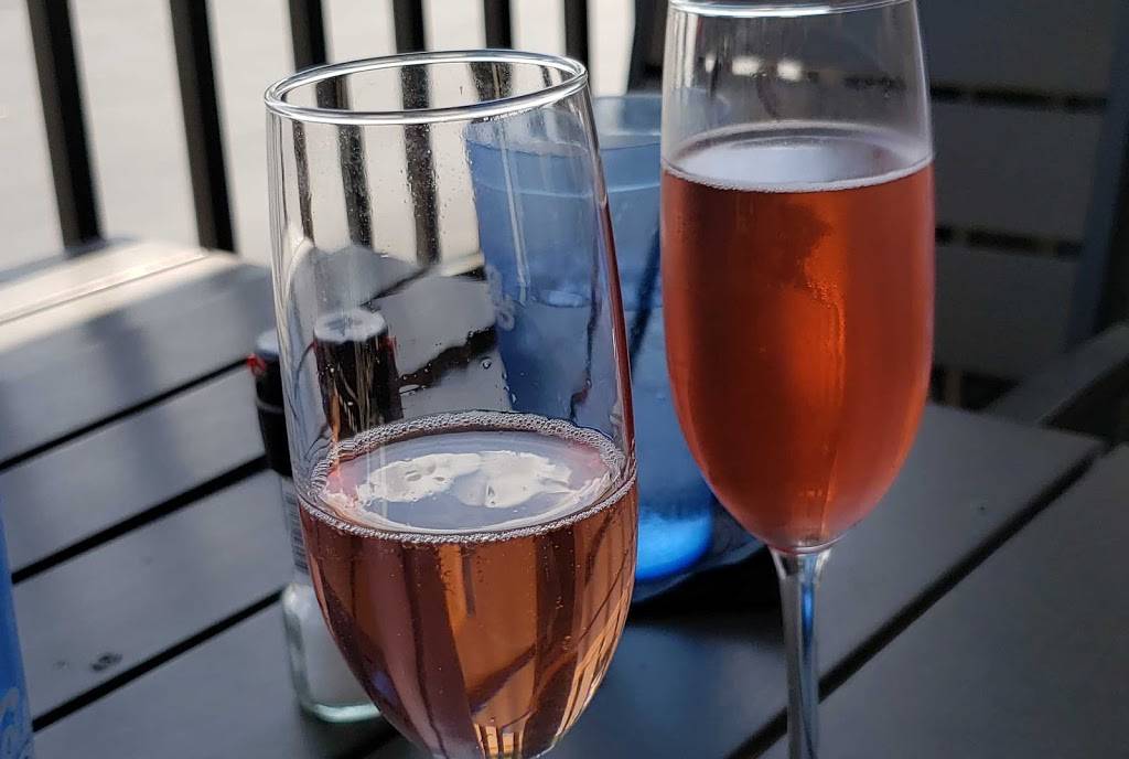 2 Creeks Bar & Grill | restaurant | 74 capulet Dr Suite 201, St. Augustine, FL 32092, USA | 9042173230 OR +1 904-217-3230