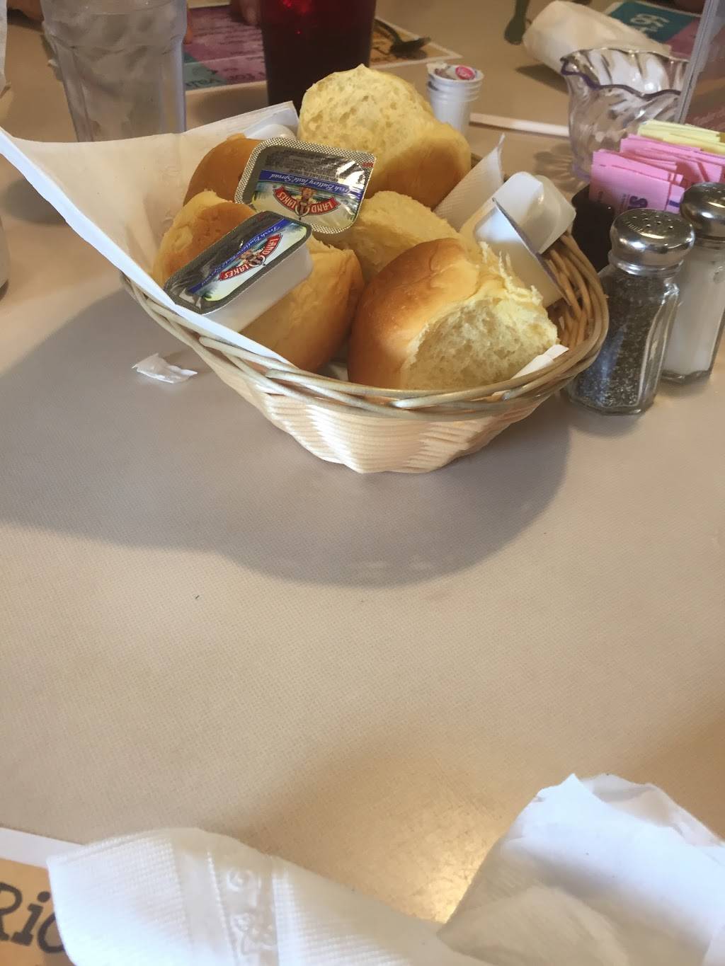 Richards Restaurant | restaurant | 3605 Commerce Dr, Warsaw, IN 46580, USA | 5742673244 OR +1 574-267-3244