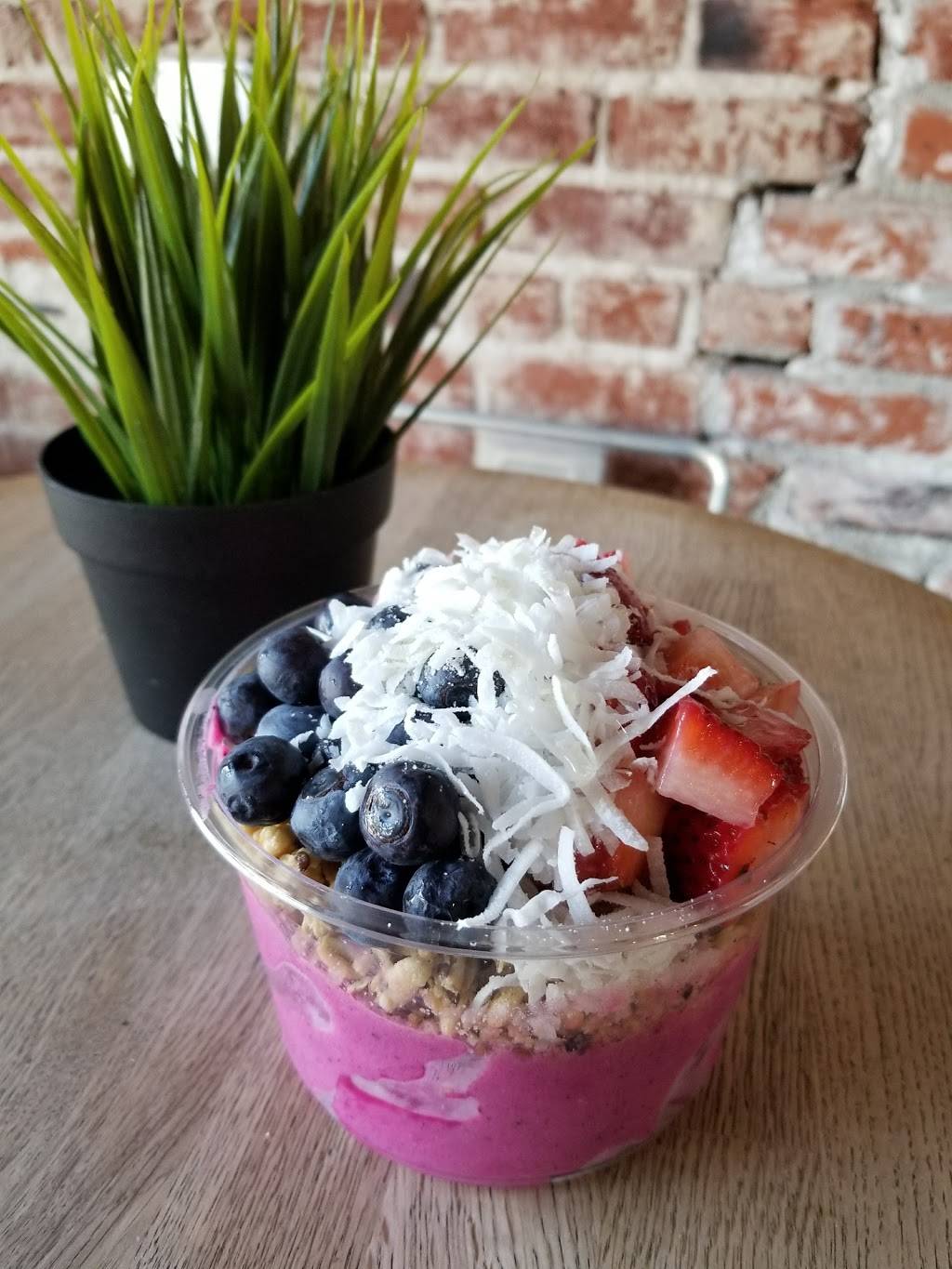 Berry Bowl | restaurant | 5056 York Blvd, Los Angeles, CA 90042, USA | 3234746144 OR +1 323-474-6144