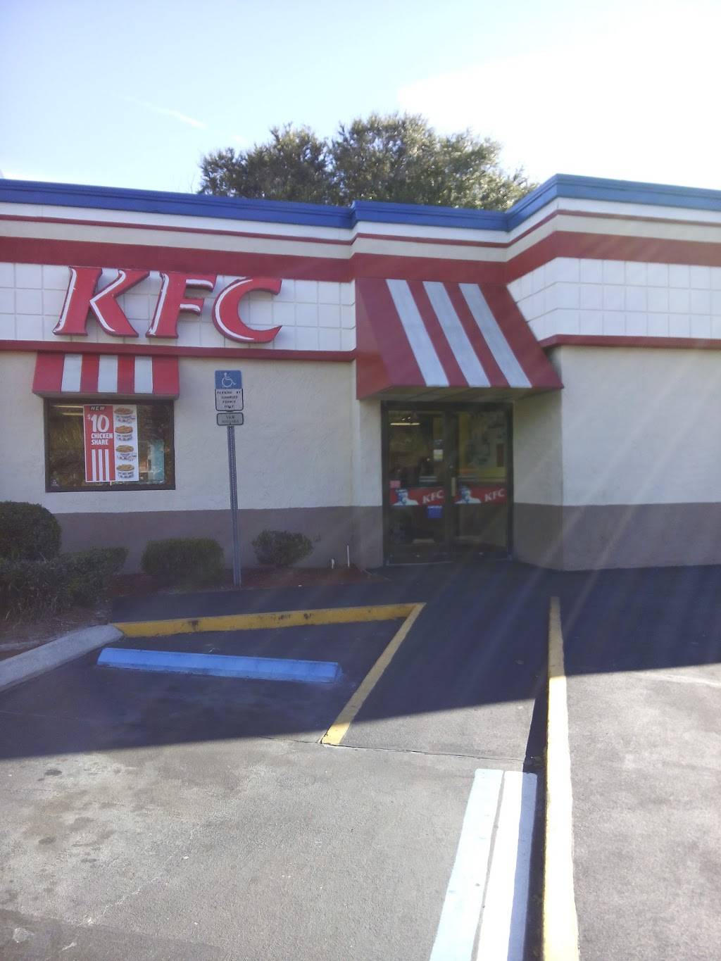 KFC | restaurant | 2258 Edgewood Ave N W, Jacksonville, FL 32209, USA | 9047652788 OR +1 904-765-2788