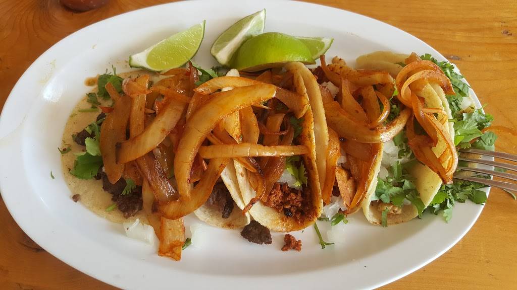 Taqueria Taco Riendo | restaurant | 127 W Main St, Apopka, FL 32703, USA | 4078890300 OR +1 407-889-0300