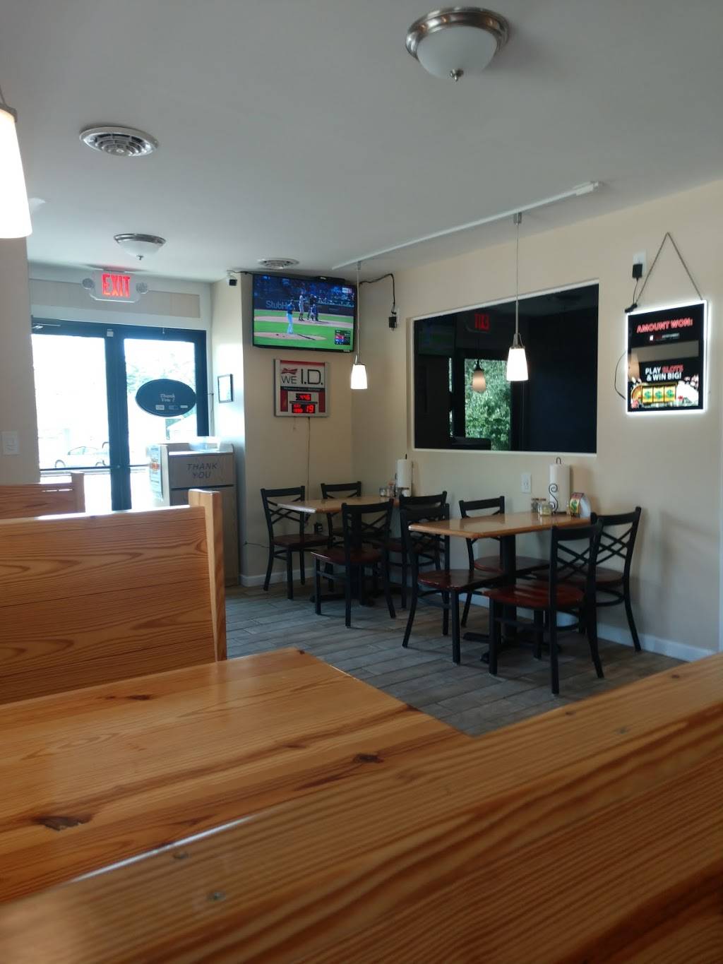 Wildcatters Grill | restaurant | 1721 Jackson Ave, Charleston, IL 61920, USA | 2175122105 OR +1 217-512-2105