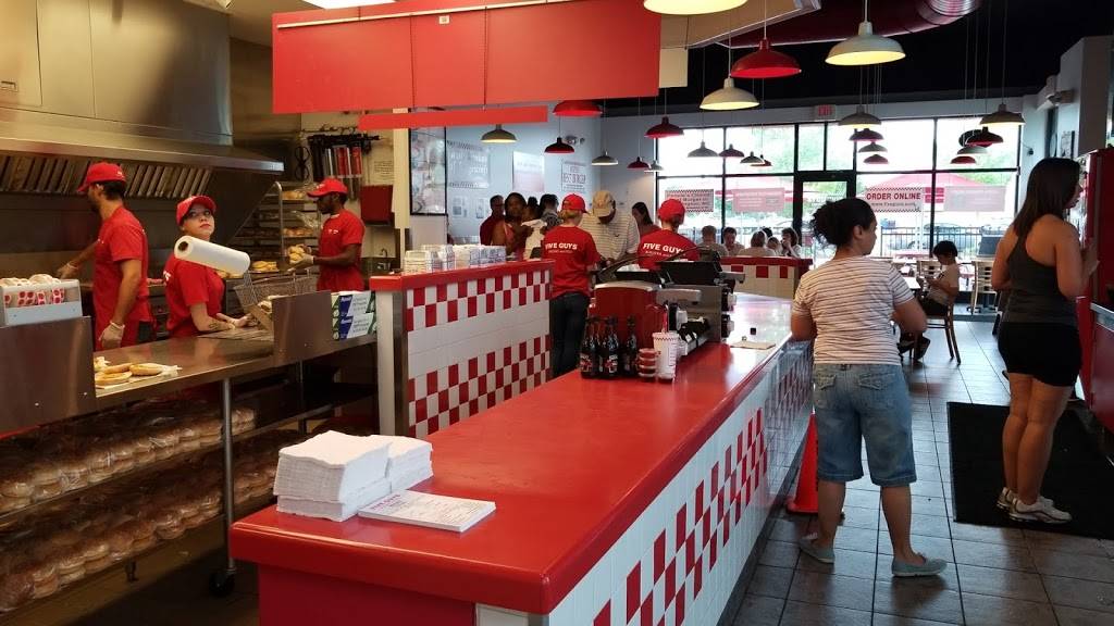 Five Guys | meal takeaway | 6801 Parker Farm Dr, Wilmington, NC 28405, USA | 9102569069 OR +1 910-256-9069