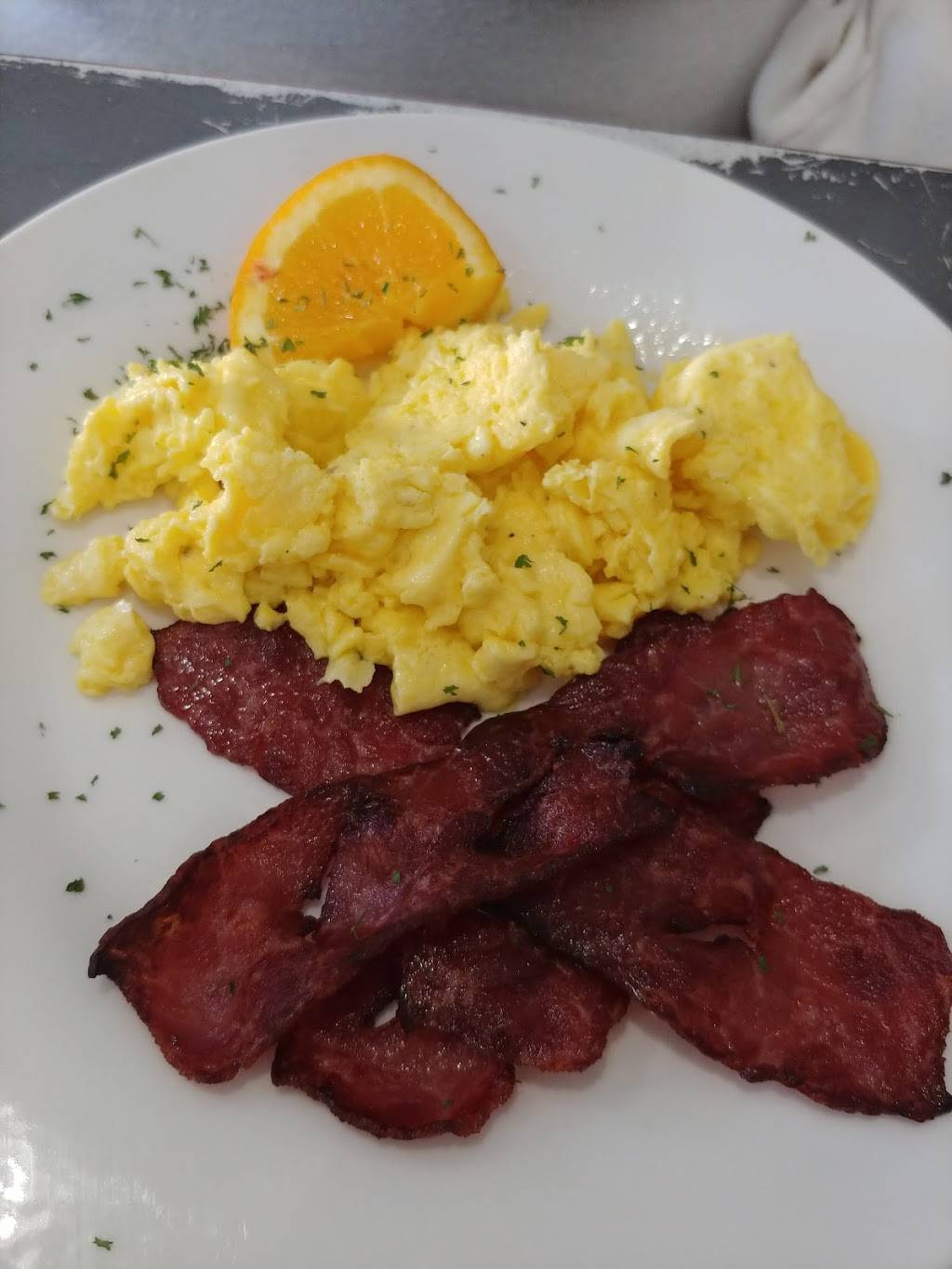 Bistro 870 | restaurant | 6104 Haverford Ave, Philadelphia, PA 19151, USA | 2159214346 OR +1 215-921-4346