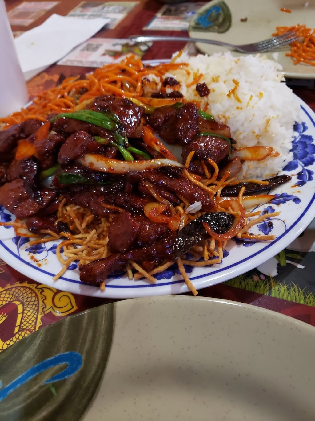 Lucky Chinese Restaurant | restaurant | 500 S 4th St, El Centro, CA 92243, USA | 7603527680 OR +1 760-352-7680