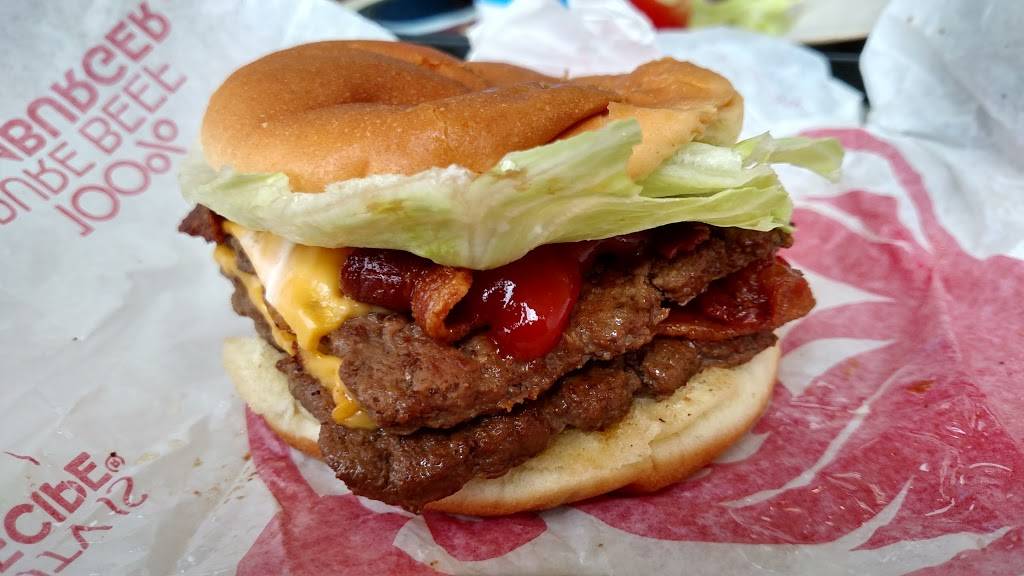 Wendys | restaurant | 1844 165th St, Hammond, IN 46320, USA | 2198448626 OR +1 219-844-8626