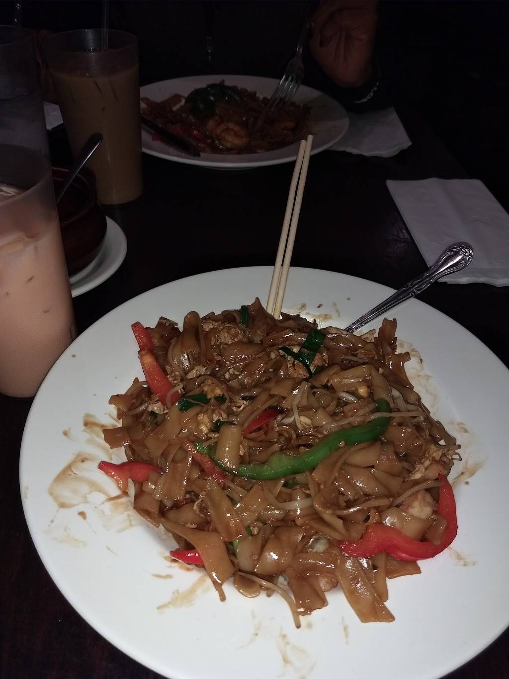 SHINthai | restaurant | 736 S Washington Ave, Royal Oak, MI 48067, USA | 2482681800 OR +1 248-268-1800