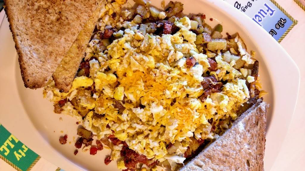 Claras North 65 Cafe | restaurant | 22938 US-65, Sedalia, MO 65301, USA | 6608293322 OR +1 660-829-3322