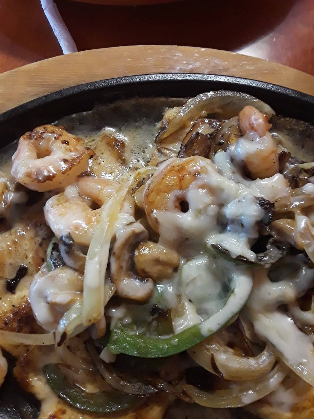 La Fuente Mexican Restaurant | restaurant | 10839 US-40 #6038, Independence, MO 64055, USA | 8163535100 OR +1 816-353-5100