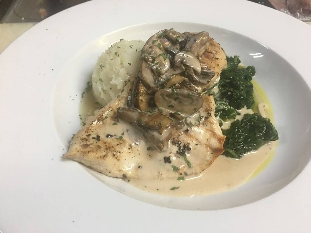 Trackside Diner Bar And Gaming | restaurant | 682 Park Ave, Genoa, IL 60135, USA | 8157846574 OR +1 815-784-6574