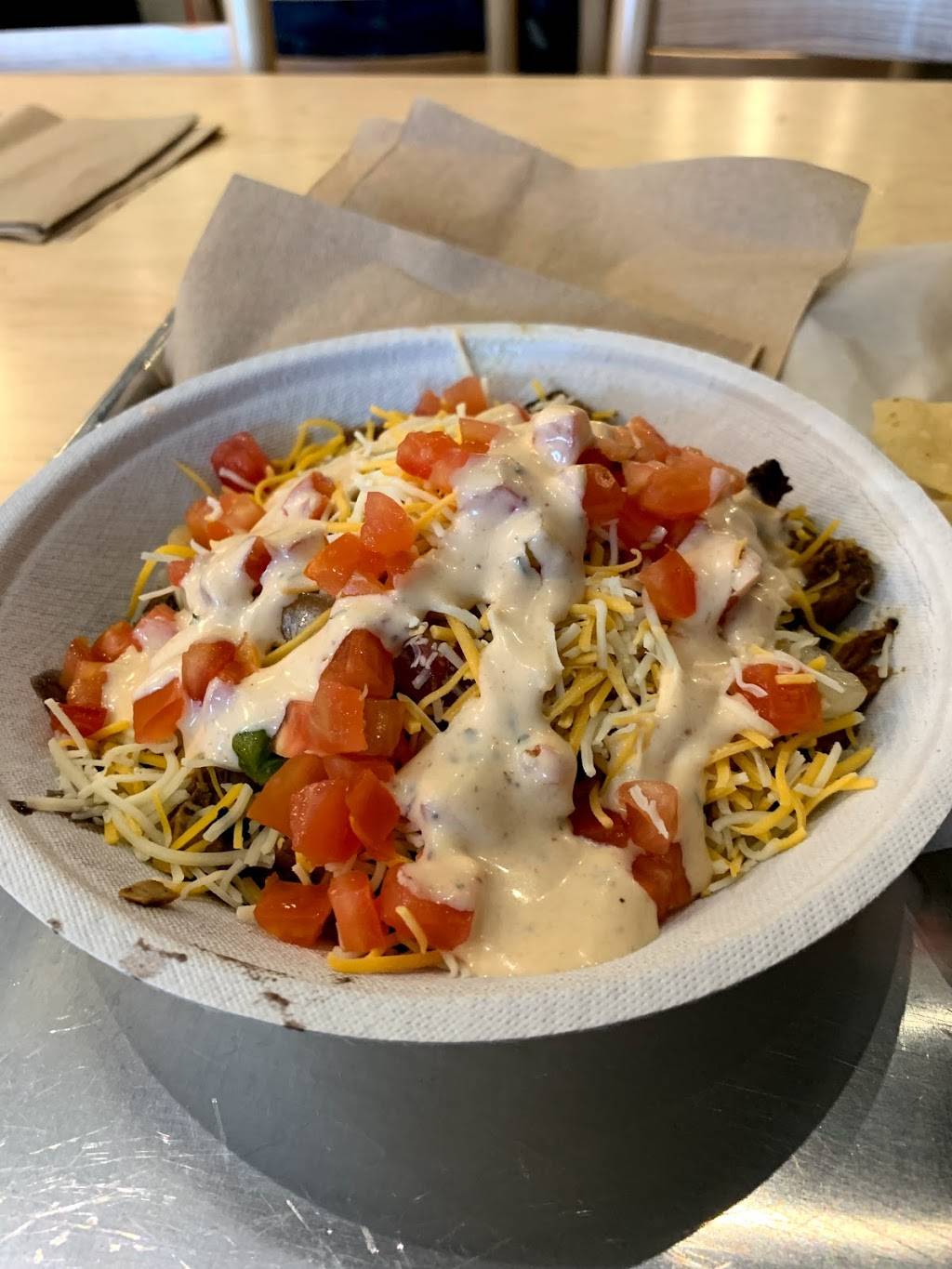 Salsaritas Fresh Mexican Grill | restaurant | 2908 Oak Lake Blvd, Charlotte, NC 28208, USA | 7043299320 OR +1 704-329-9320