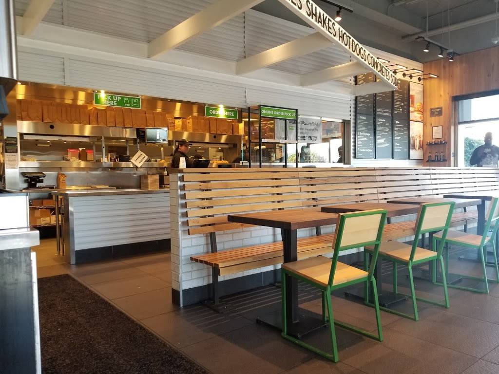 Shake Shack | restaurant | 4786 Admiralty Way, Marina Del Rey, CA 90292, USA | 2136183241 OR +1 213-618-3241