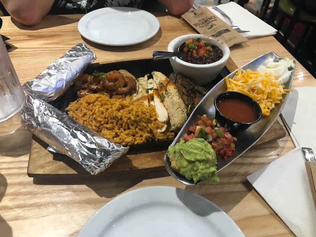 Chilis | meal takeaway | 8008 Cedar Springs Road, Dallas, TX 75235, USA | 2143532722 OR +1 214-353-2722