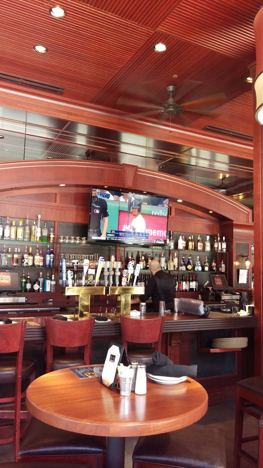 Claim Jumper Restaurants | restaurant | 1111 J St, Sacramento, CA 95814, USA | 9164428200 OR +1 916-442-8200