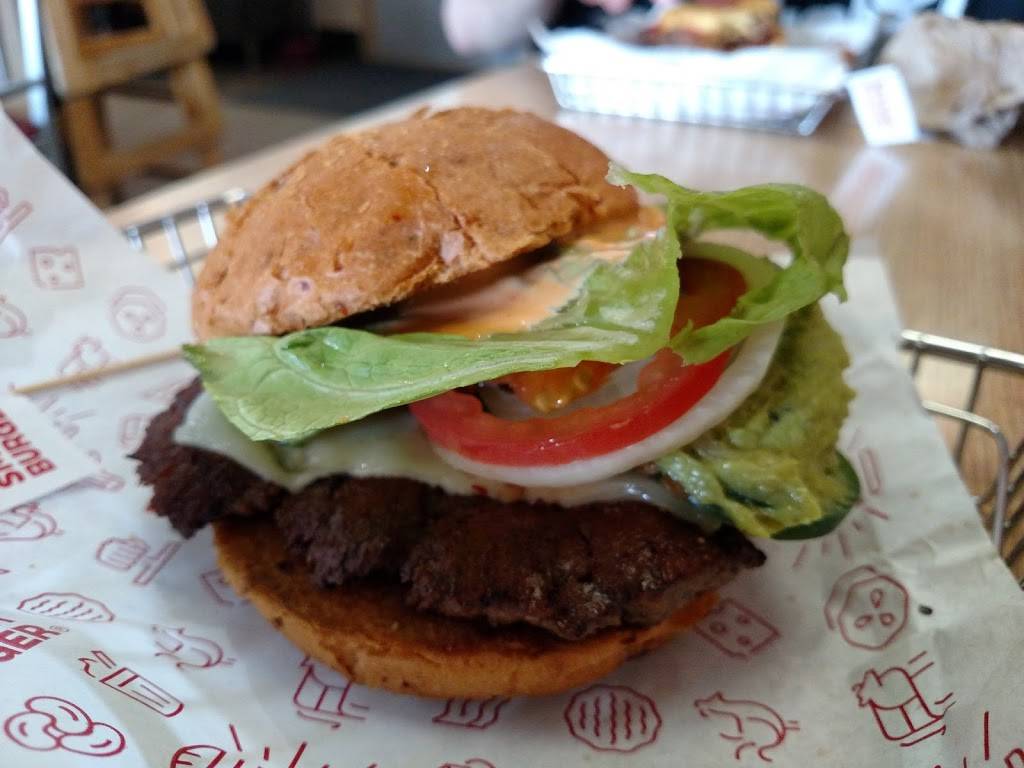 Smashburger | restaurant | 3737 Murphy Canyon Rd, San Diego, CA 92123, USA | 8582566565 OR +1 858-256-6565