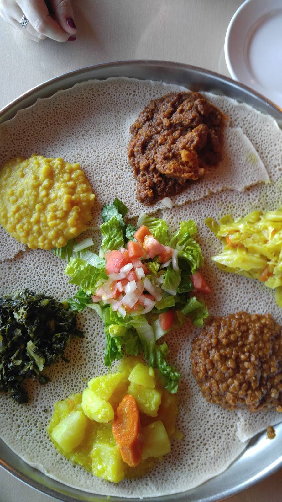 Ethiopian Diamond II | restaurant | 7537 N Clark St, Chicago, IL 60626, USA | 7737642200 OR +1 773-764-2200