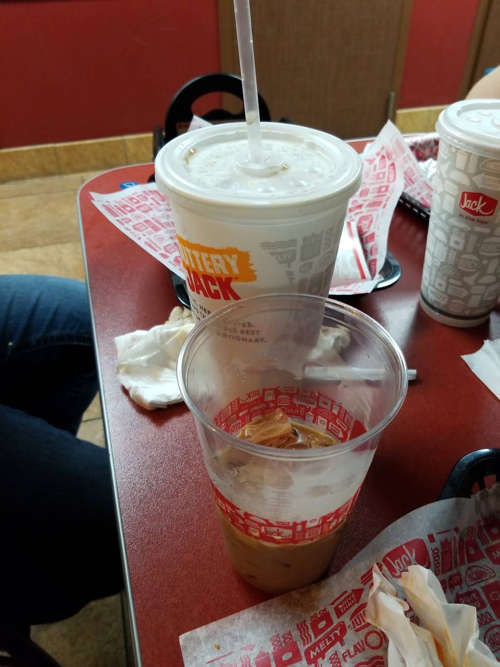 Jack in the Box | restaurant | 6416 Woodman Ave, Van Nuys, CA 91401, USA | 8189090066 OR +1 818-909-0066