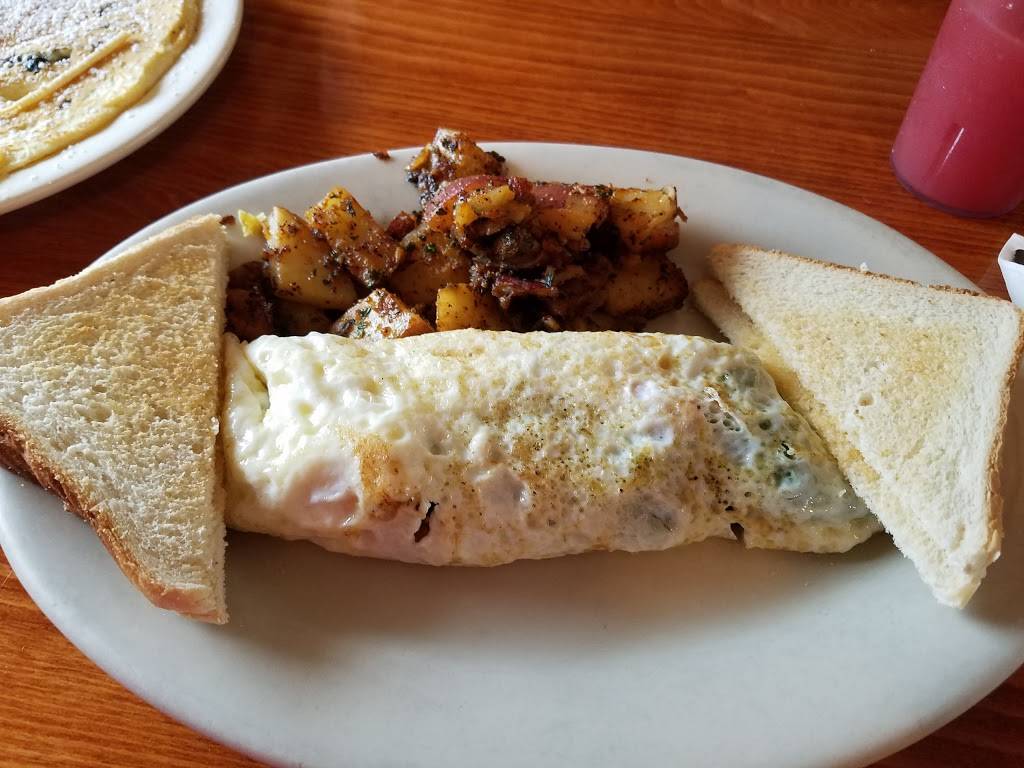 Railway Cafe | restaurant | 938 Lees River Ave, Somerset, MA 02726, USA | 5086179403 OR +1 508-617-9403