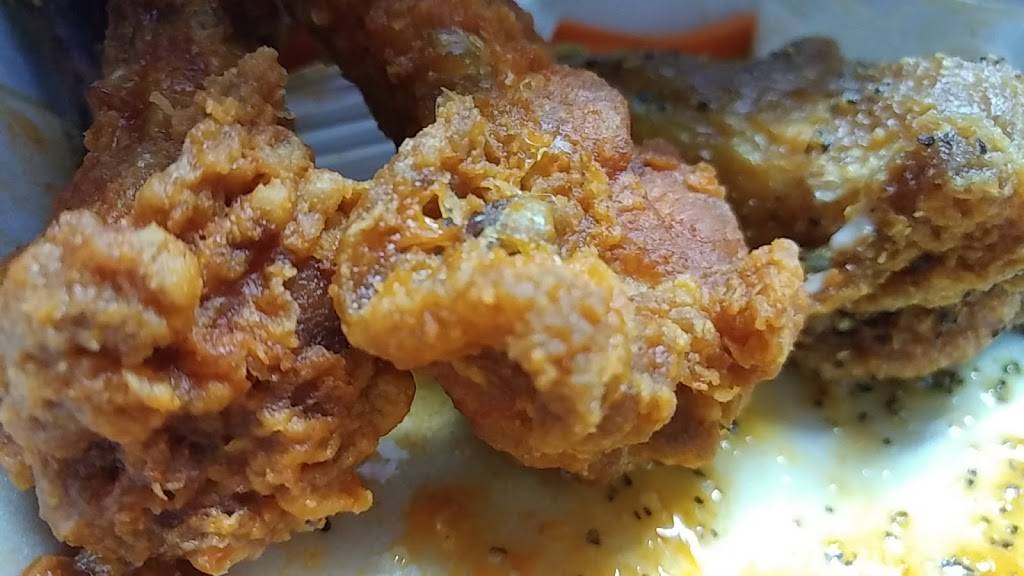 Wings Co. La Presa | restaurant | Blvd. Ignacio Allende, Balcones de La Presa, 22819 Ensenada, B.C., Mexico | 016462925555 OR +52 646 292 5555