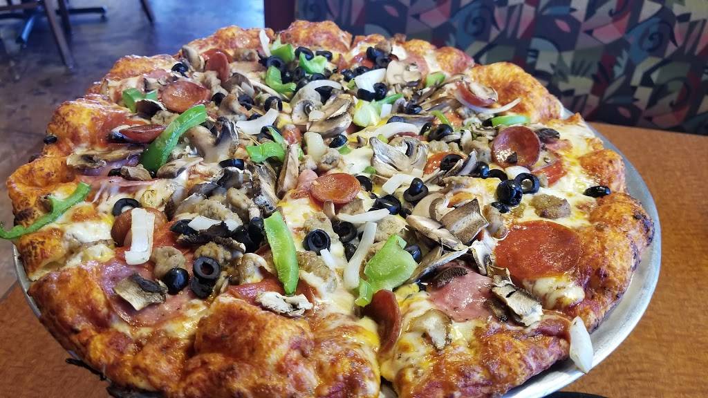Round Table Pizza | meal delivery | 39202 10th St W, Palmdale, CA 93551, USA | 6612668570 OR +1 661-266-8570