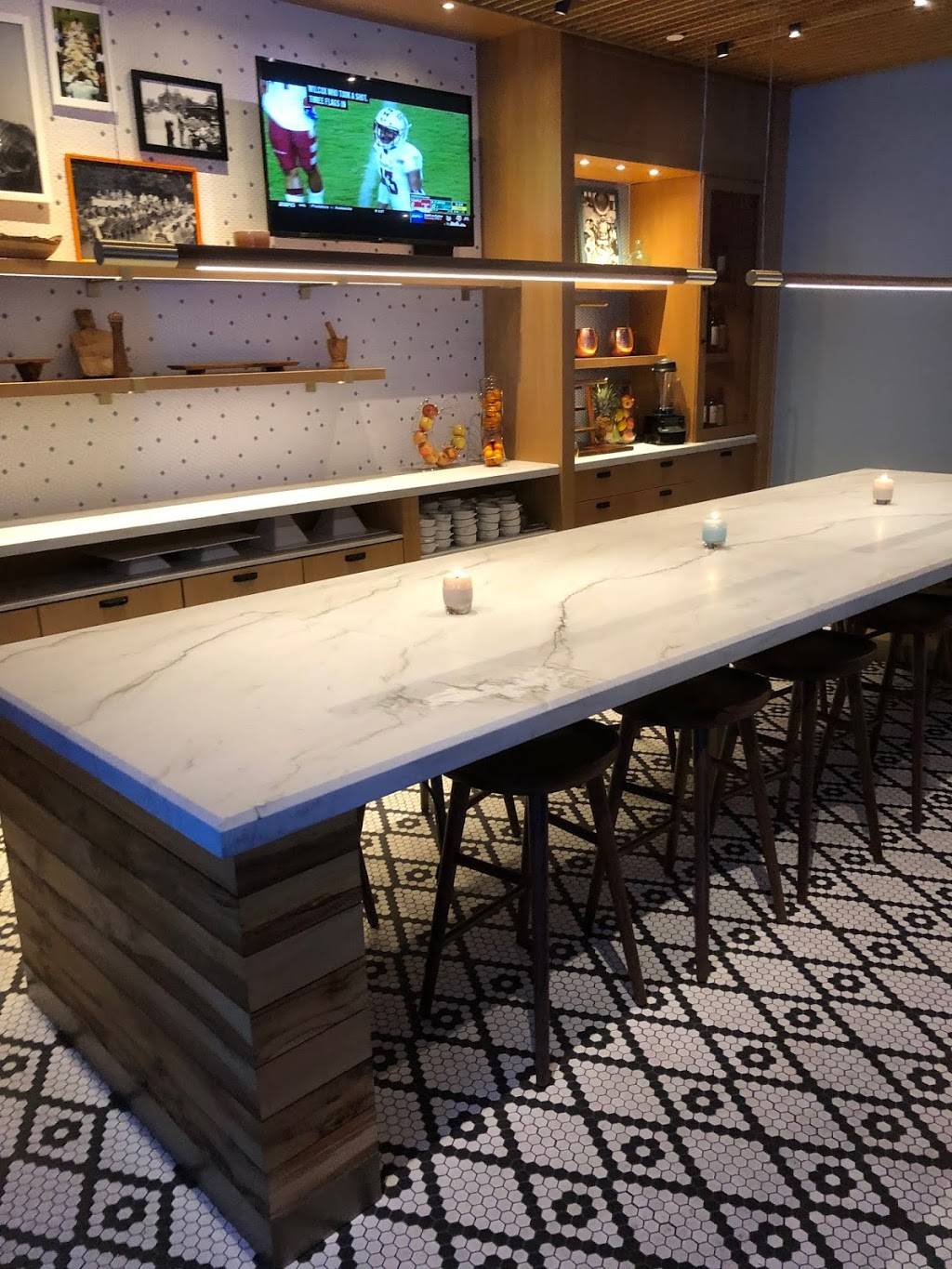 The Commentary | restaurant | 801 N Glebe Rd, Arlington, VA 22203, USA | 7035374204 OR +1 703-537-4204