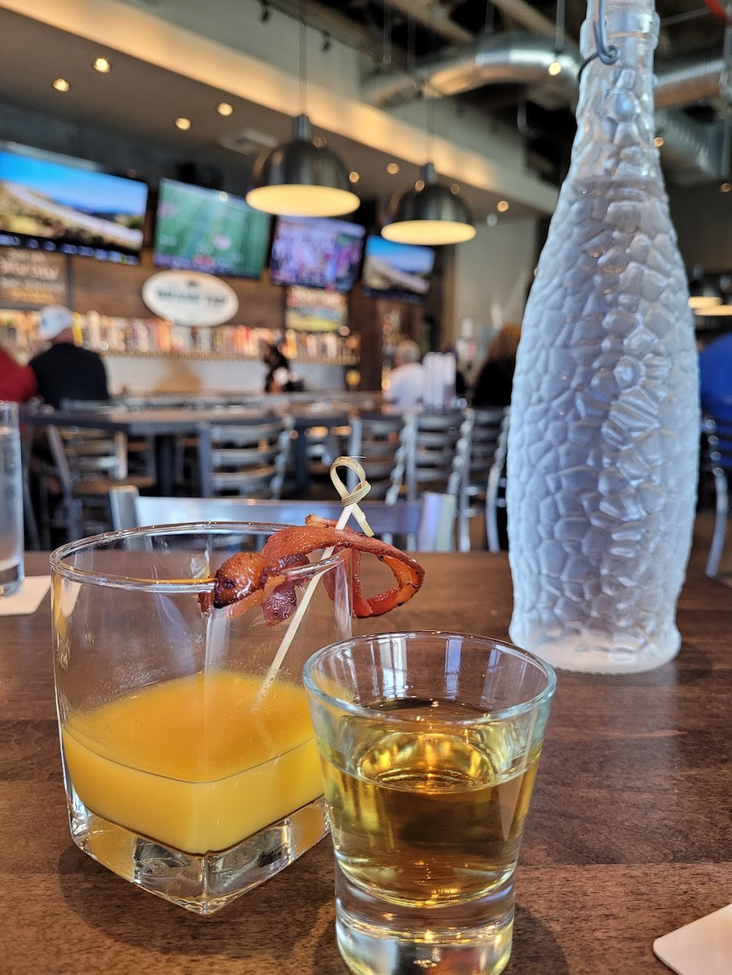 The Brass Tap | restaurant | 4500 Dale Rd Suite A, Modesto, CA 95356, USA | 2095672075 OR +1 209-567-2075