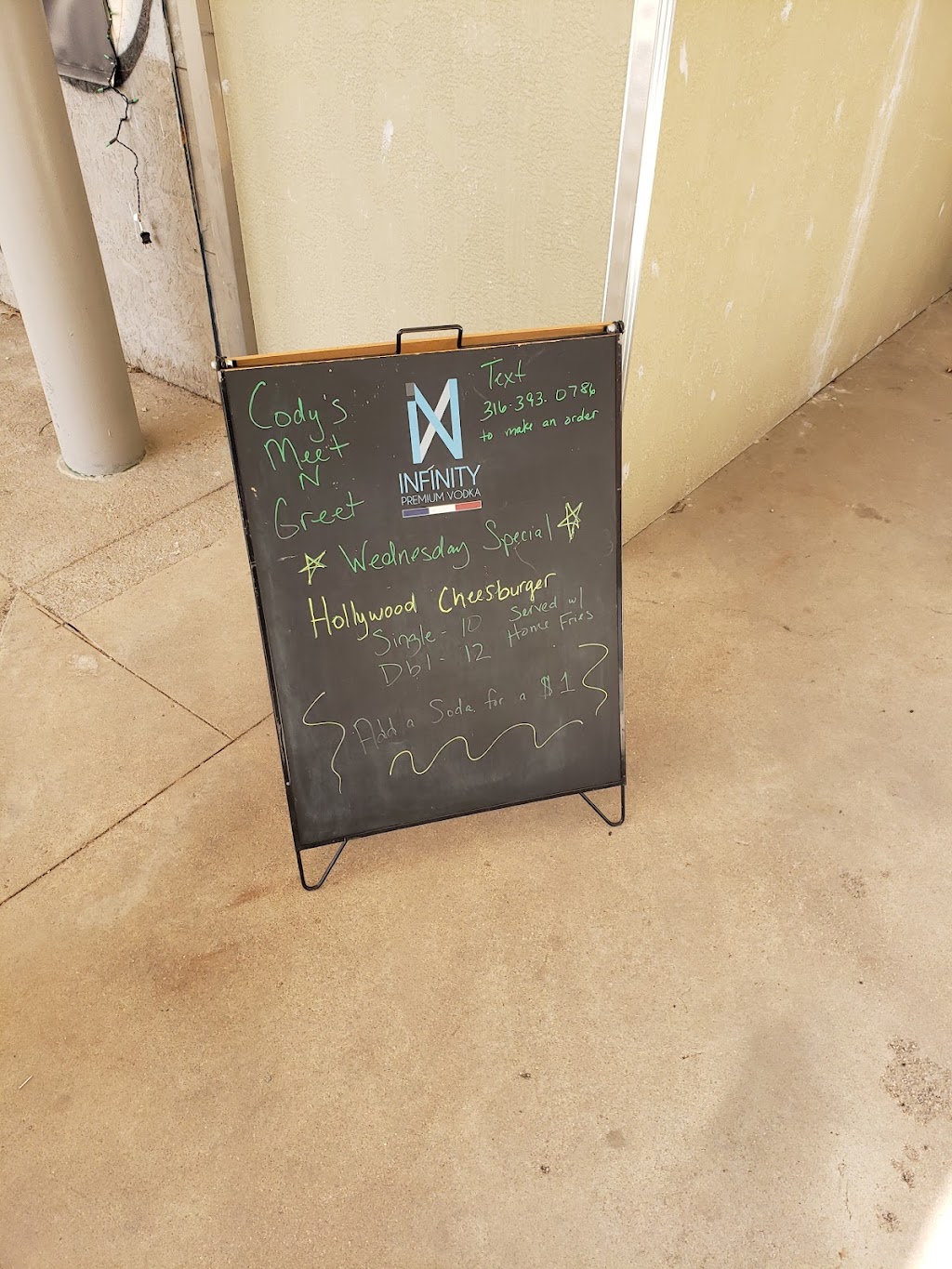 Codys | restaurant | 2224 S Oliver Ave, Wichita, KS 67218, USA | 3163930786 OR +1 316-393-0786