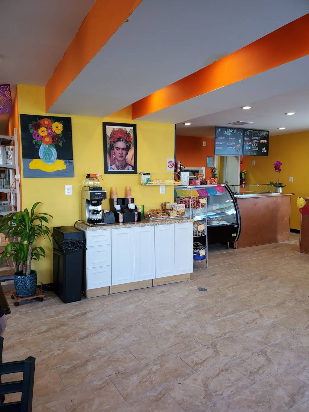 Frida Restaurant and Deli | restaurant | 151 Lewis Ave, Meriden, CT 06451, USA | 2032371212 OR +1 203-237-1212