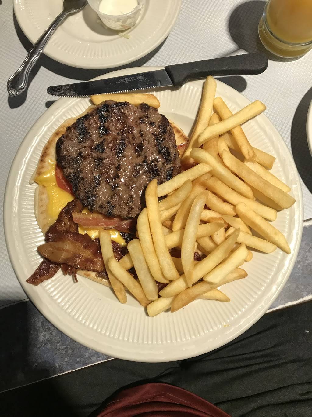 Valbrook Diner | restaurant | 160 E Merrick Rd, Valley Stream, NY 11580, USA | 5168720465 OR +1 516-872-0465