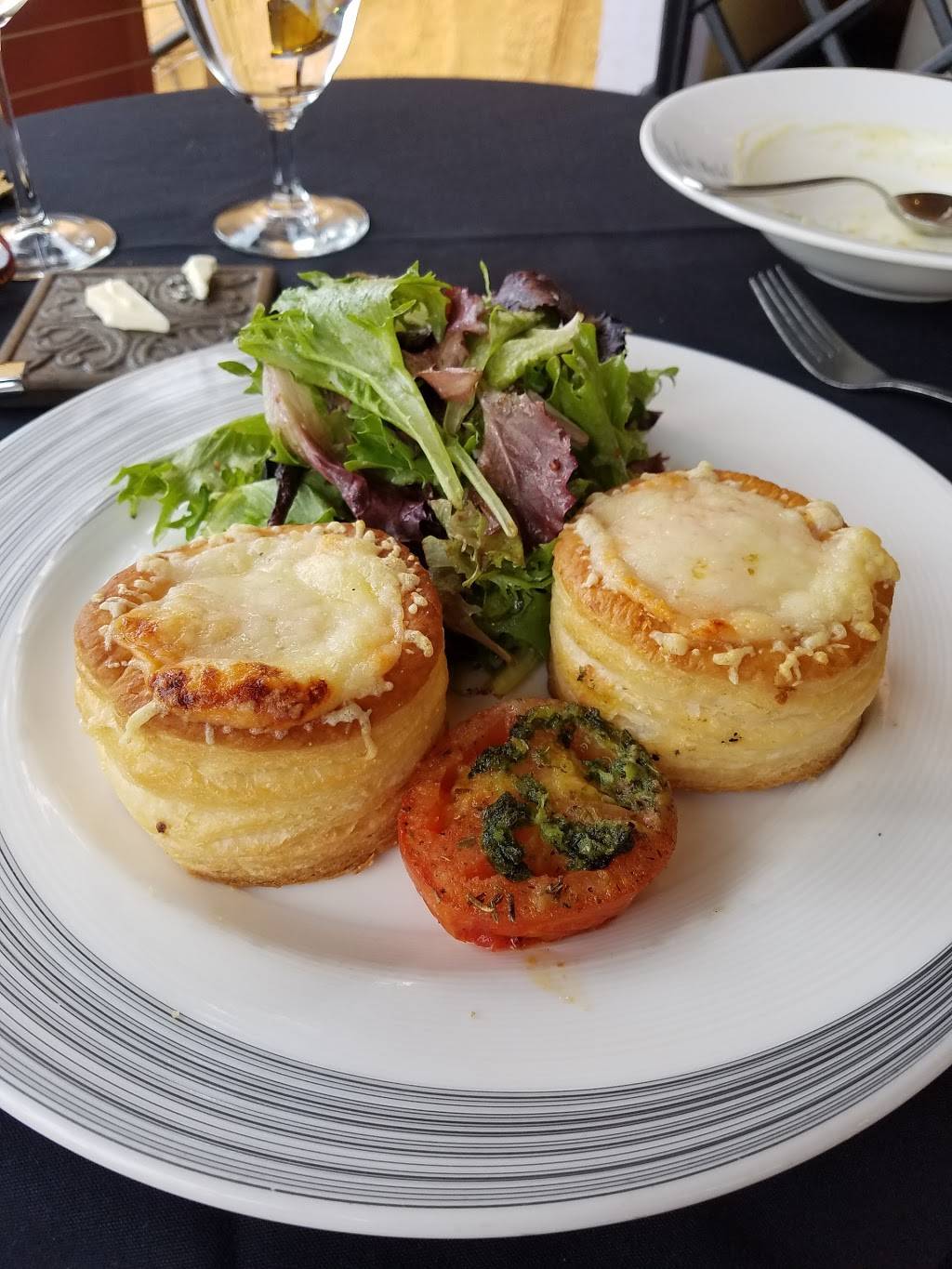 Cafe Des Amis | restaurant | 112 Main St, Parkville, MO 64152, USA | 8165876767 OR +1 816-587-6767