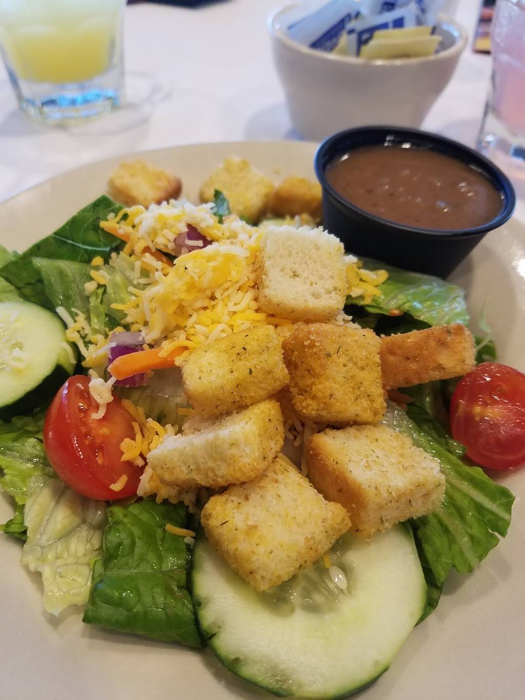 Delta Charlies Bar & Grill | restaurant | 4709, 5303 Challenger Dr, Dallas, TX 75237, USA | 2146239944 OR +1 214-623-9944