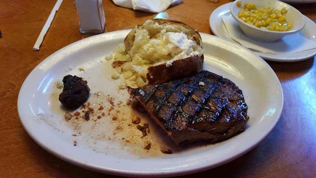 Texas Roadhouse | restaurant | 2323 South Rd, Poughkeepsie, NY 12601, USA | 8454330337 OR +1 845-433-0337