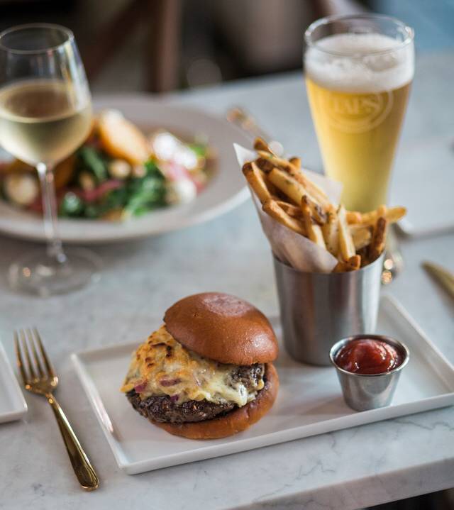 Taps Burger Bar and Gastropub | restaurant | 2223 N Westshore Blvd, Tampa, FL 33607, USA | 8138765100 OR +1 813-876-5100