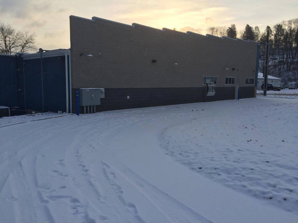 BK Beverage | restaurant | 42 W Main St, Salineville, OH 43945, USA | 3306790212 OR +1 330-679-0212