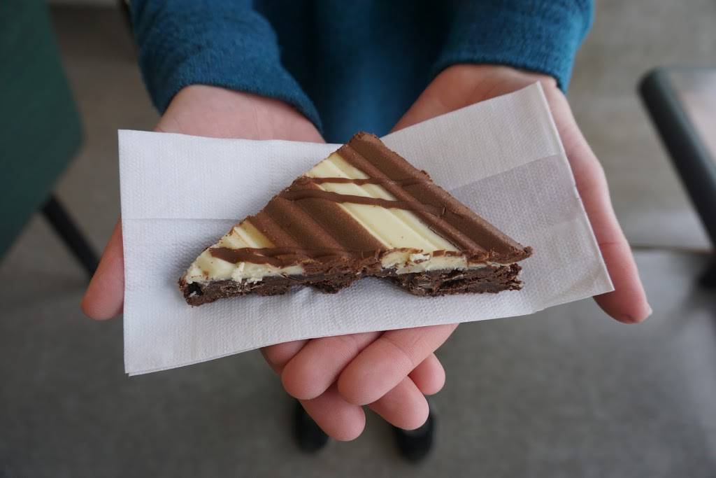 The Corner Store & Takeout | restaurant | 5190 Ament Line, Linwood, ON N0B 2A0, Canada | 5196982600 OR +1 519-698-2600