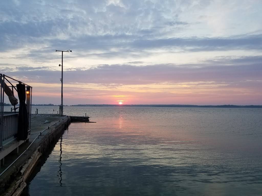 Sailors Pub | restaurant | 1475 S Shore Dr, Washington, WI 54246, USA | 9208472105 OR +1 920-847-2105