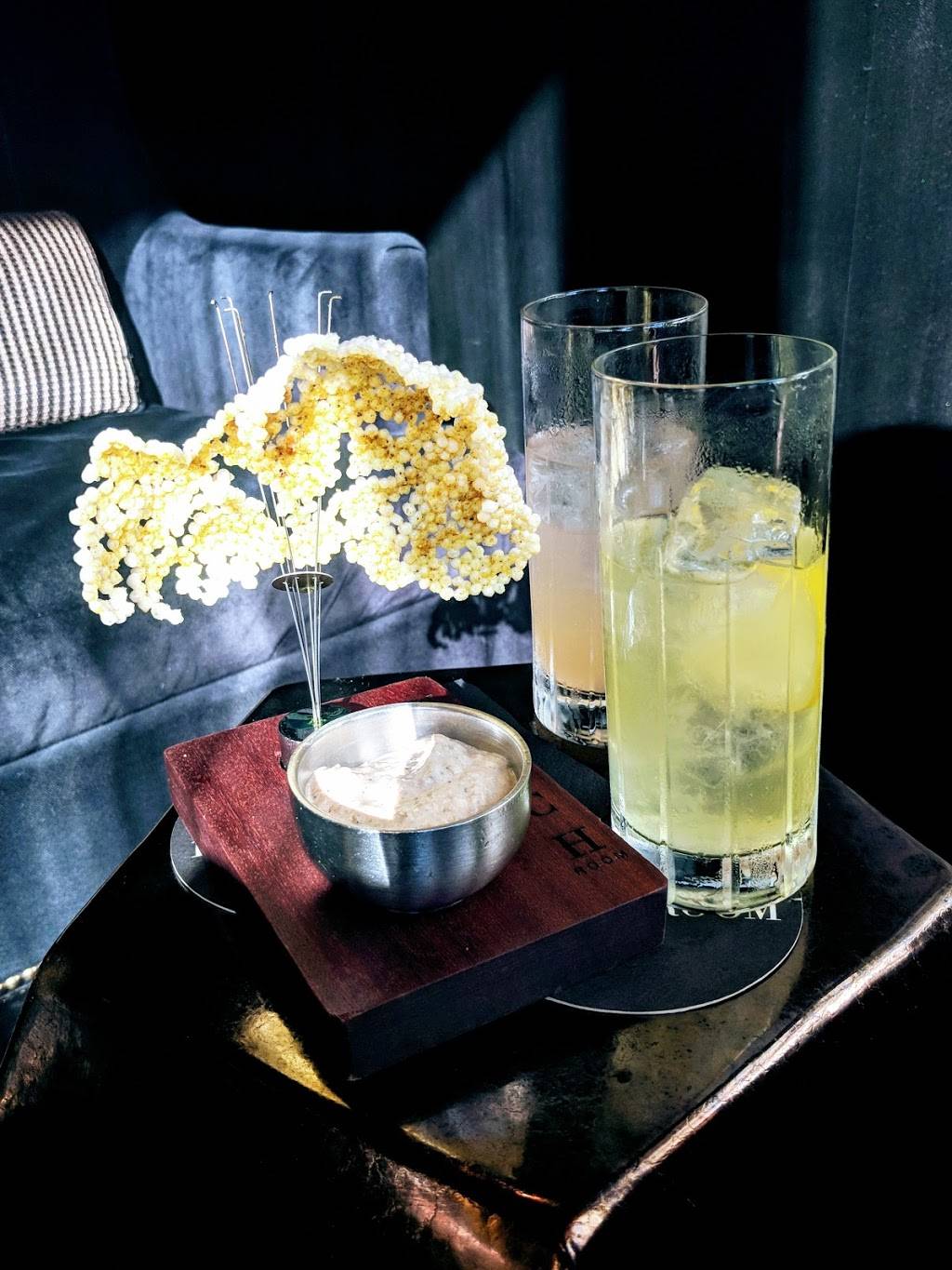 The Punch Room | restaurant | 201 E Trade St, Charlotte, NC 28202, USA | 7045472244 OR +1 704-547-2244