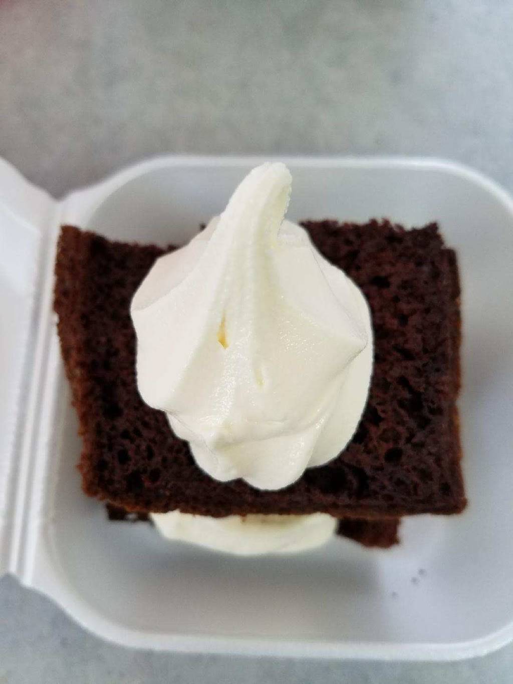 Walkers Dairy Freeze | restaurant | 101 US Hwy 63 W, Marked Tree, AR 72365, USA | 8703582508 OR +1 870-358-2508